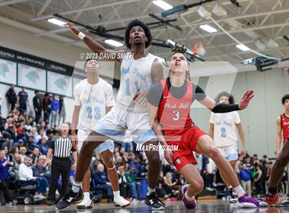 Thumbnail 2 in Oak Park vs. Park Hill (MSHSAA Class 6 District 8 Semifinal) photogallery.