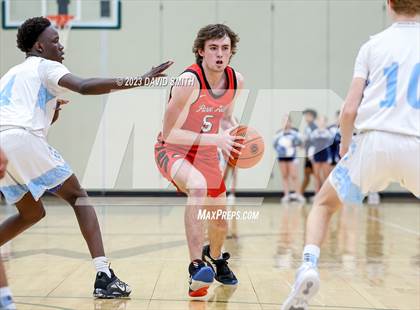 Thumbnail 2 in Oak Park vs. Park Hill (MSHSAA Class 6 District 8 Semifinal) photogallery.