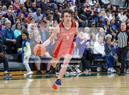 Thumbnail 3 in Oak Park vs. Park Hill (MSHSAA Class 6 District 8 Semifinal) photogallery.