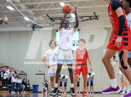 Thumbnail 1 in Oak Park vs. Park Hill (MSHSAA Class 6 District 8 Semifinal) photogallery.