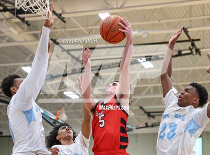 Thumbnail 3 in Oak Park vs. Park Hill (MSHSAA Class 6 District 8 Semifinal) photogallery.
