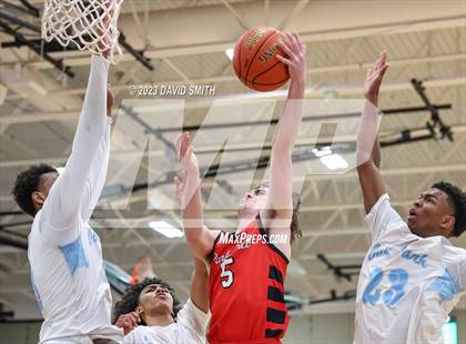 Thumbnail 1 in Oak Park vs. Park Hill (MSHSAA Class 6 District 8 Semifinal) photogallery.