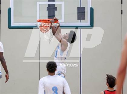 Thumbnail 1 in Oak Park vs. Park Hill (MSHSAA Class 6 District 8 Semifinal) photogallery.