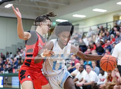 Thumbnail 3 in Oak Park vs. Park Hill (MSHSAA Class 6 District 8 Semifinal) photogallery.
