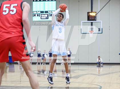 Thumbnail 3 in Oak Park vs. Park Hill (MSHSAA Class 6 District 8 Semifinal) photogallery.