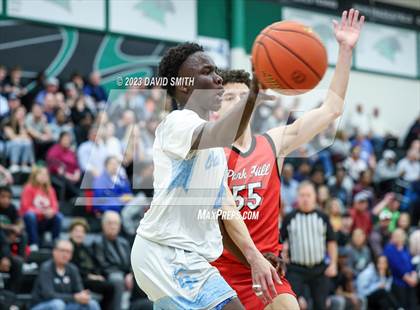 Thumbnail 2 in Oak Park vs. Park Hill (MSHSAA Class 6 District 8 Semifinal) photogallery.