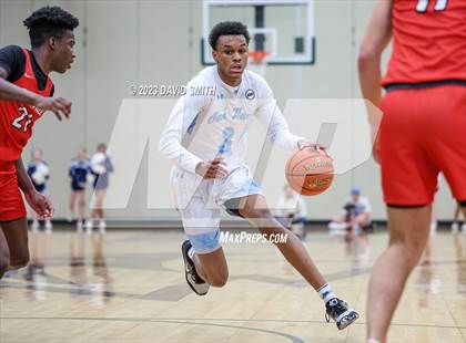 Thumbnail 2 in Oak Park vs. Park Hill (MSHSAA Class 6 District 8 Semifinal) photogallery.