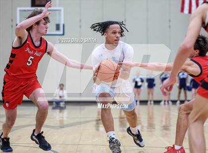 Thumbnail 2 in Oak Park vs. Park Hill (MSHSAA Class 6 District 8 Semifinal) photogallery.