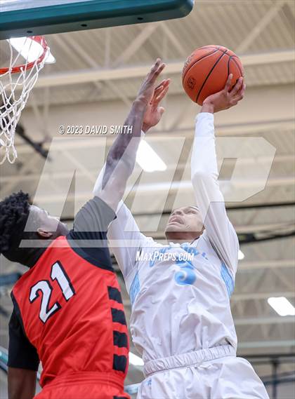 Thumbnail 3 in Oak Park vs. Park Hill (MSHSAA Class 6 District 8 Semifinal) photogallery.