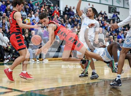 Thumbnail 3 in Oak Park vs. Park Hill (MSHSAA Class 6 District 8 Semifinal) photogallery.