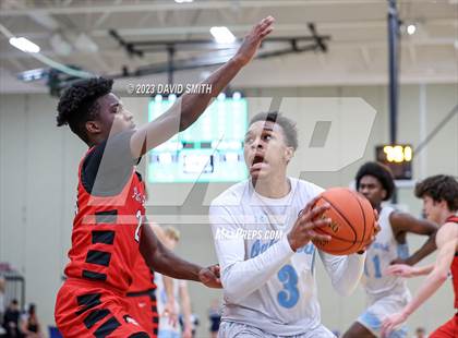 Thumbnail 1 in Oak Park vs. Park Hill (MSHSAA Class 6 District 8 Semifinal) photogallery.