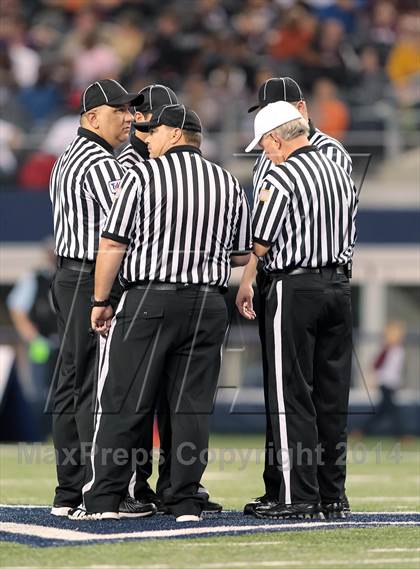Thumbnail 2 in Cameron Yoe vs. Wall (UIL 2A Division 1 Final) photogallery.