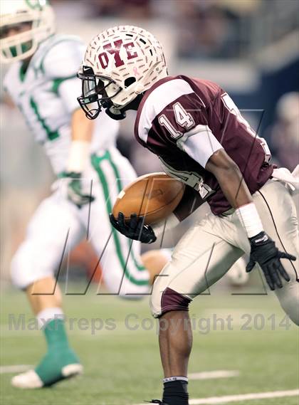 Thumbnail 1 in Cameron Yoe vs. Wall (UIL 2A Division 1 Final) photogallery.
