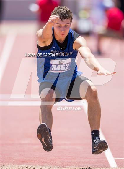 Thumbnail 3 in UIL 1A Boys State Track Meet photogallery.