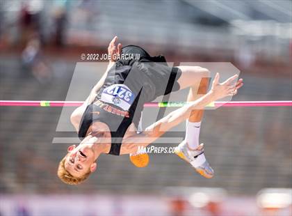 Thumbnail 3 in UIL 1A Boys State Track Meet photogallery.
