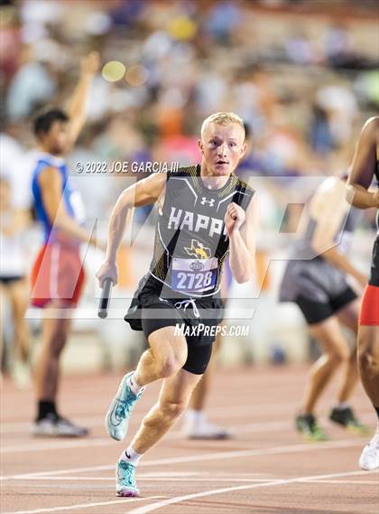 Thumbnail 2 in UIL 1A Boys State Track Meet photogallery.