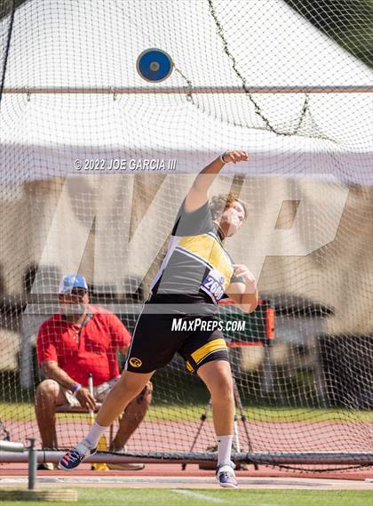 Thumbnail 1 in UIL 1A Boys State Track Meet photogallery.