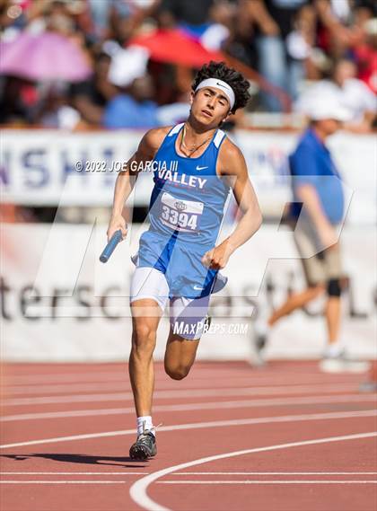 Thumbnail 3 in UIL 1A Boys State Track Meet photogallery.