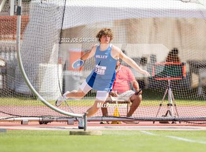 Thumbnail 3 in UIL 1A Boys State Track Meet photogallery.