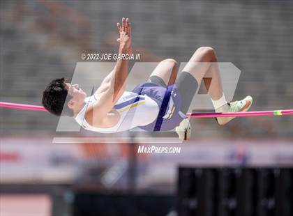 Thumbnail 1 in UIL 1A Boys State Track Meet photogallery.