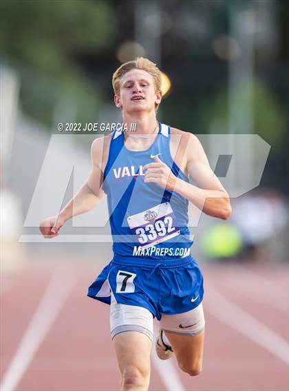Thumbnail 3 in UIL 1A Boys State Track Meet photogallery.