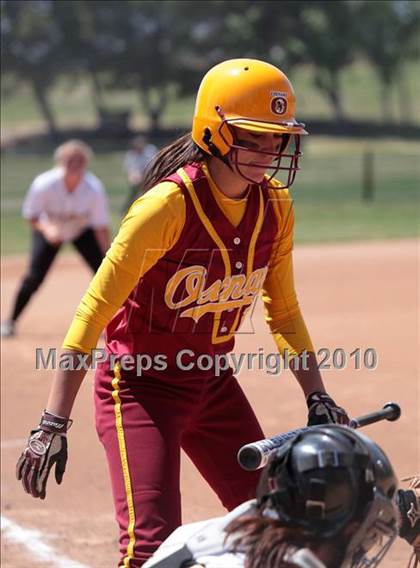 Thumbnail 3 in Oak Park vs. Oxnard (T.O. Tournament) photogallery.