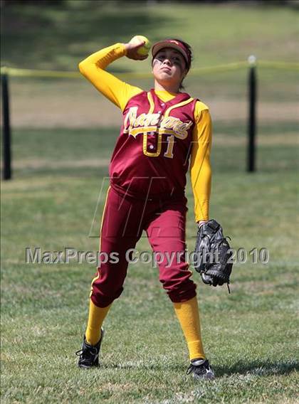 Thumbnail 1 in Oak Park vs. Oxnard (T.O. Tournament) photogallery.