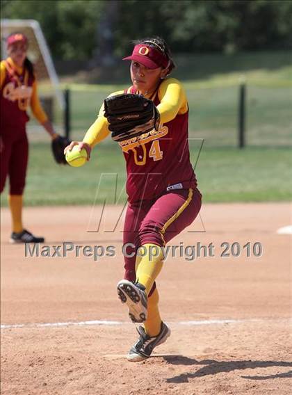Thumbnail 3 in Oak Park vs. Oxnard (T.O. Tournament) photogallery.