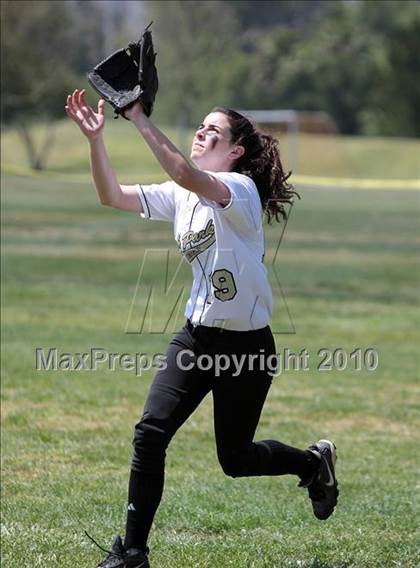 Thumbnail 2 in Oak Park vs. Oxnard (T.O. Tournament) photogallery.