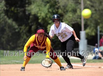 Thumbnail 2 in Oak Park vs. Oxnard (T.O. Tournament) photogallery.