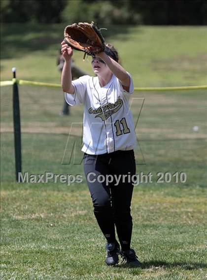 Thumbnail 1 in Oak Park vs. Oxnard (T.O. Tournament) photogallery.