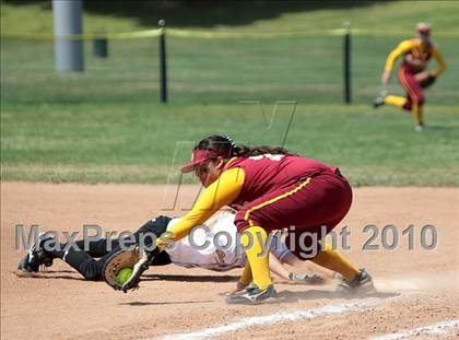 Thumbnail 3 in Oak Park vs. Oxnard (T.O. Tournament) photogallery.