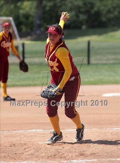 Thumbnail 2 in Oak Park vs. Oxnard (T.O. Tournament) photogallery.