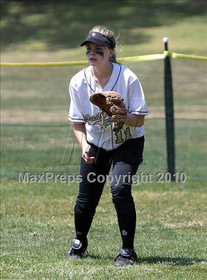 Thumbnail 3 in Oak Park vs. Oxnard (T.O. Tournament) photogallery.
