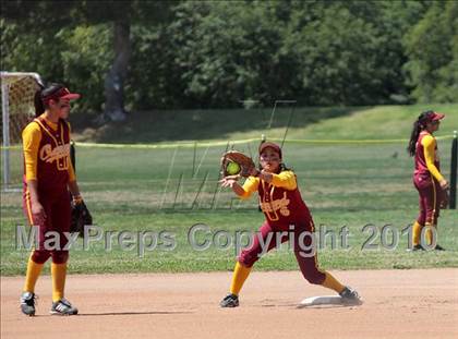 Thumbnail 2 in Oak Park vs. Oxnard (T.O. Tournament) photogallery.