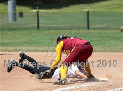 Thumbnail 1 in Oak Park vs. Oxnard (T.O. Tournament) photogallery.