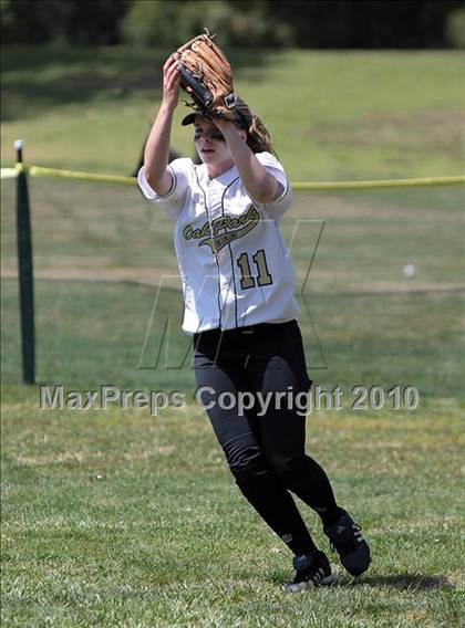 Thumbnail 2 in Oak Park vs. Oxnard (T.O. Tournament) photogallery.