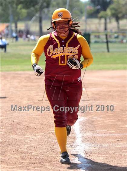 Thumbnail 1 in Oak Park vs. Oxnard (T.O. Tournament) photogallery.