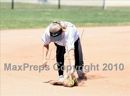 Thumbnail 2 in Oak Park vs. Oxnard (T.O. Tournament) photogallery.