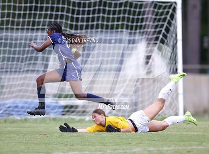 Thumbnail 3 in Thomas Dale vs Western Branch (VHSL Class 6 Region A Quarterfinal) photogallery.