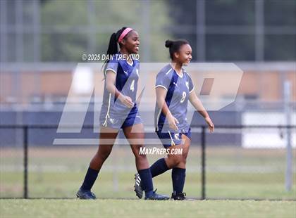 Thumbnail 3 in Thomas Dale vs Western Branch (VHSL Class 6 Region A Quarterfinal) photogallery.