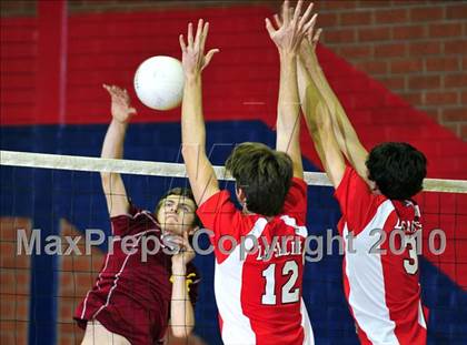 Thumbnail 1 in La Canada @ La Salle photogallery.