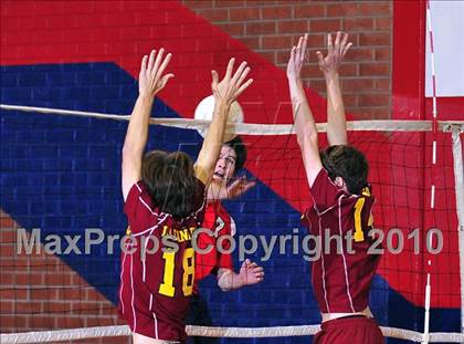 Thumbnail 3 in La Canada @ La Salle photogallery.