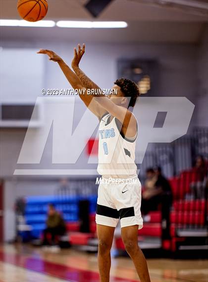 Thumbnail 2 in Burbank vs. Chavez (Cordova Christmas Tournament) photogallery.