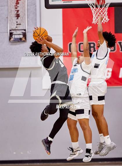 Thumbnail 1 in Burbank vs. Chavez (Cordova Christmas Tournament) photogallery.