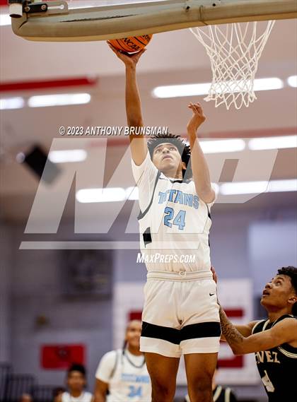 Thumbnail 2 in Burbank vs. Chavez (Cordova Christmas Tournament) photogallery.