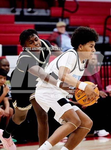 Thumbnail 3 in Burbank vs. Chavez (Cordova Christmas Tournament) photogallery.