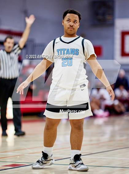 Thumbnail 3 in Burbank vs. Chavez (Cordova Christmas Tournament) photogallery.