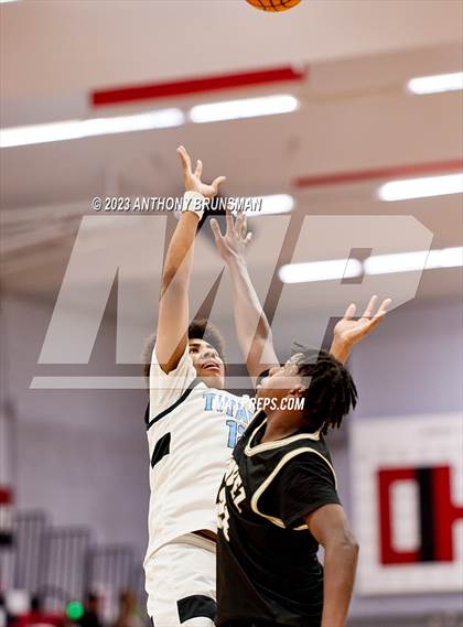 Thumbnail 2 in Burbank vs. Chavez (Cordova Christmas Tournament) photogallery.