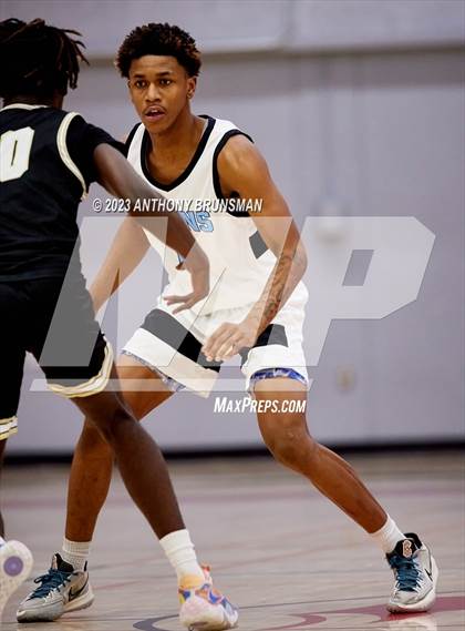Thumbnail 2 in Burbank vs. Chavez (Cordova Christmas Tournament) photogallery.